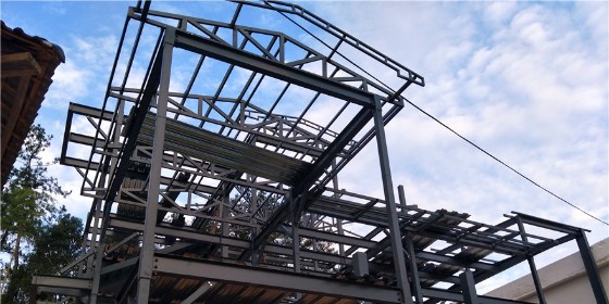 輕鋼結(jié)構(gòu)房屋