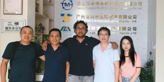 歡迎荷蘭客戶蒞臨天譜安考察洽談鋼結(jié)構(gòu)合作項(xiàng)目