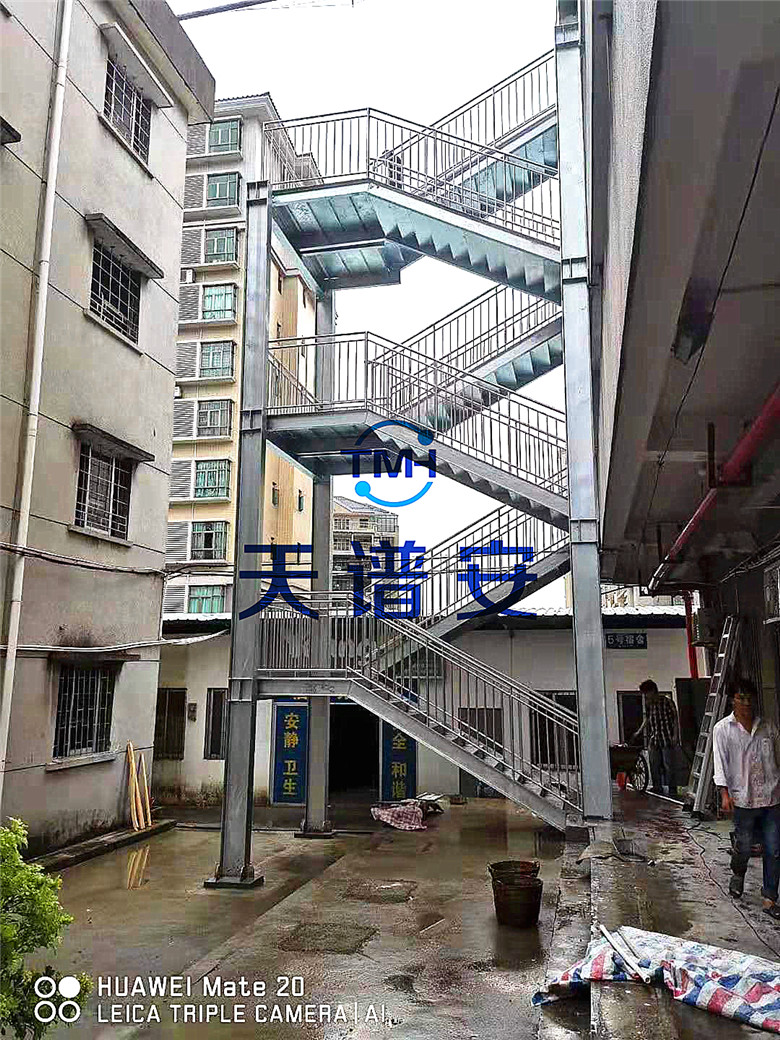 鋼結(jié)構(gòu)樓梯